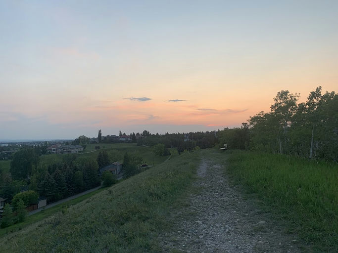 Hawkridge Co NW & Hawksbrow Dr NW