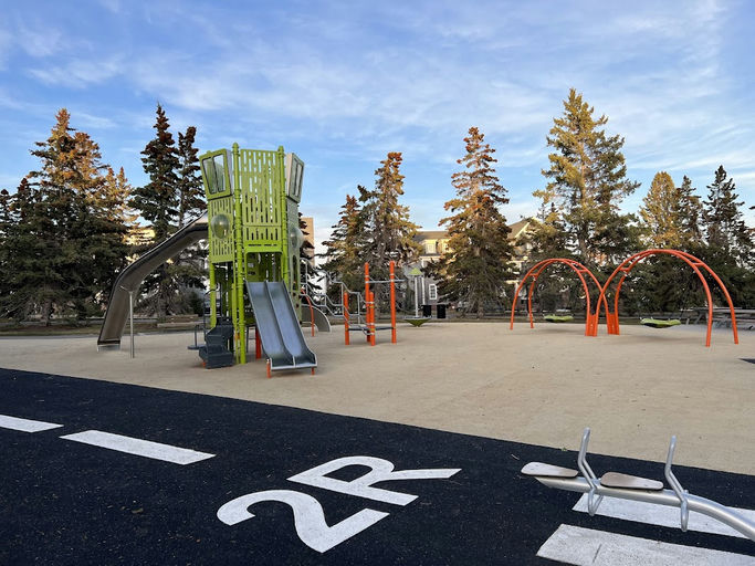 Dieppe Dr SW Playground