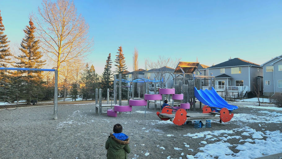 Citadel Crest Gr NW & Citadel Crest Li NW