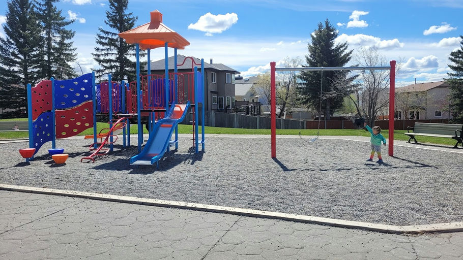 Riverside Cl SE Playground