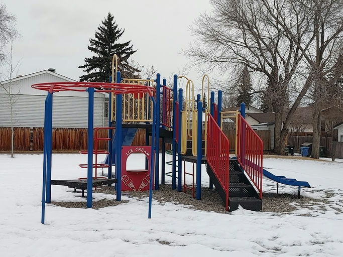Playground, Rundle