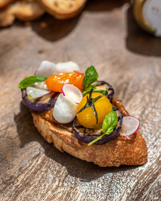 Gegrillte Auberginenbrot mit Sommertrüffel