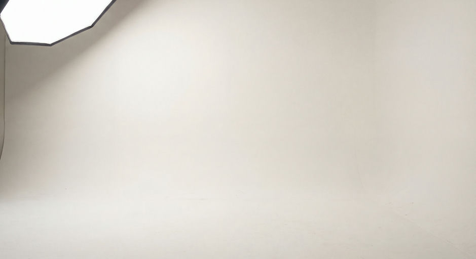 Pristine White Seamless Paper Curve