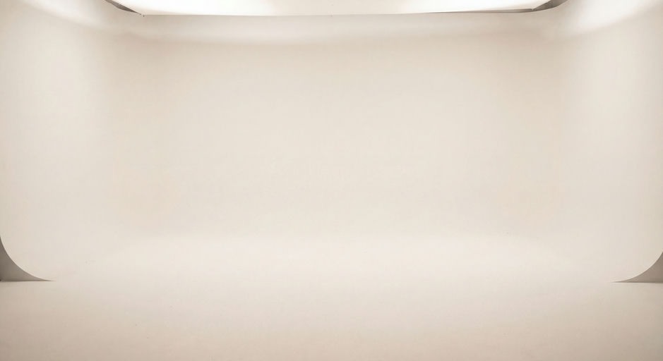 Seamless Warm White Cyclorama
