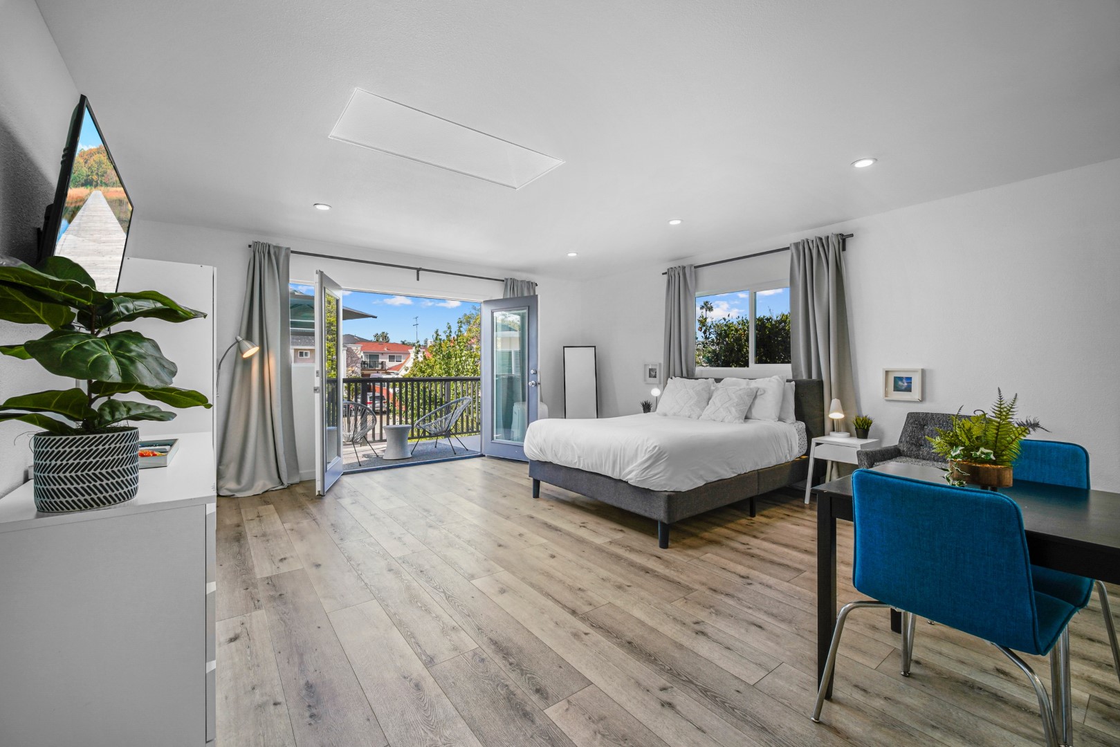 Spacious Living Area