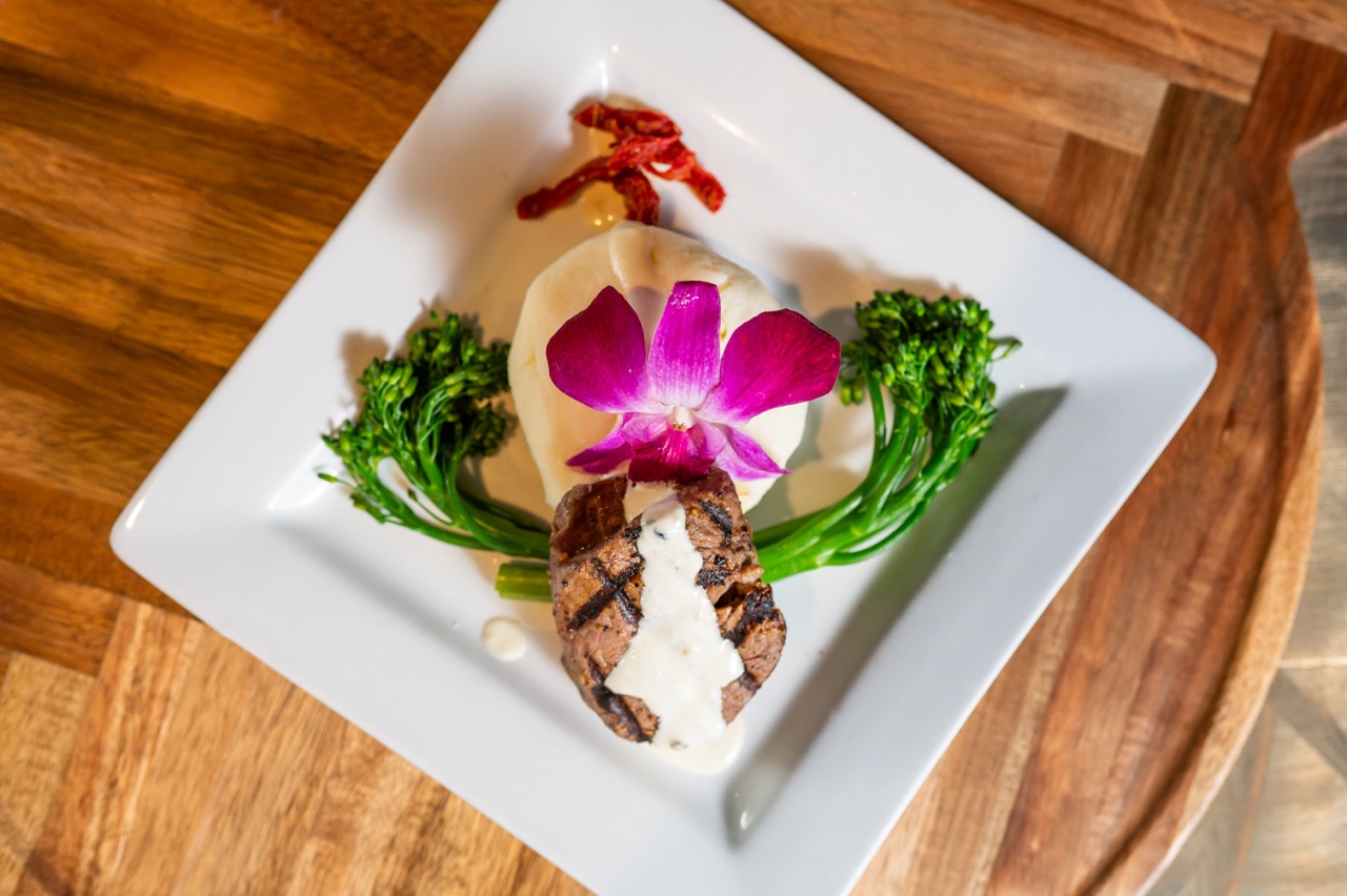 Providing catering and event services in Columbia and Mid-Missouri. Creative, custom menus perfect for your event or special occasion.