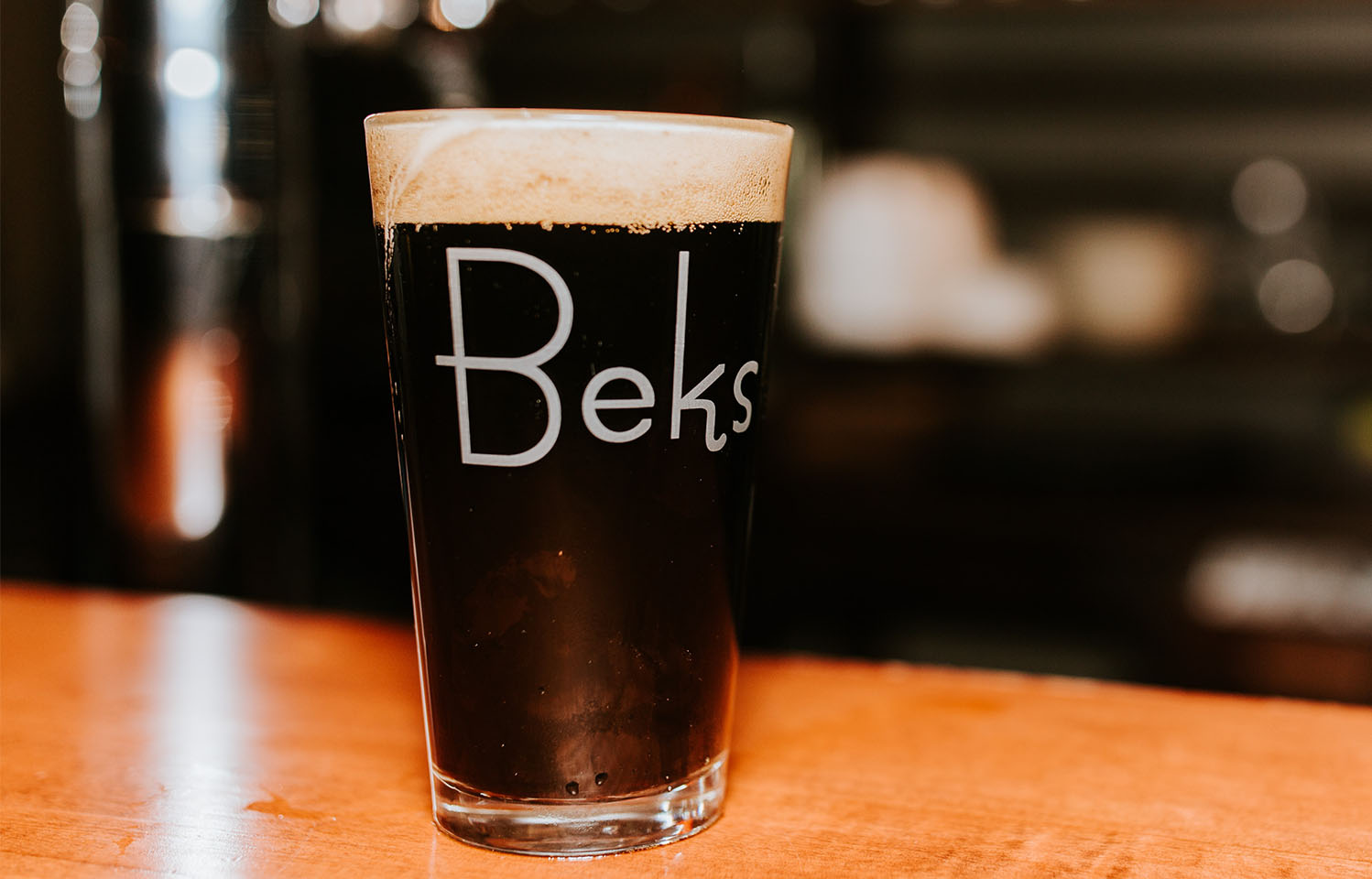 Order fresh & delicious pizza at Deuce Pub & Pit in Columbia, MO.