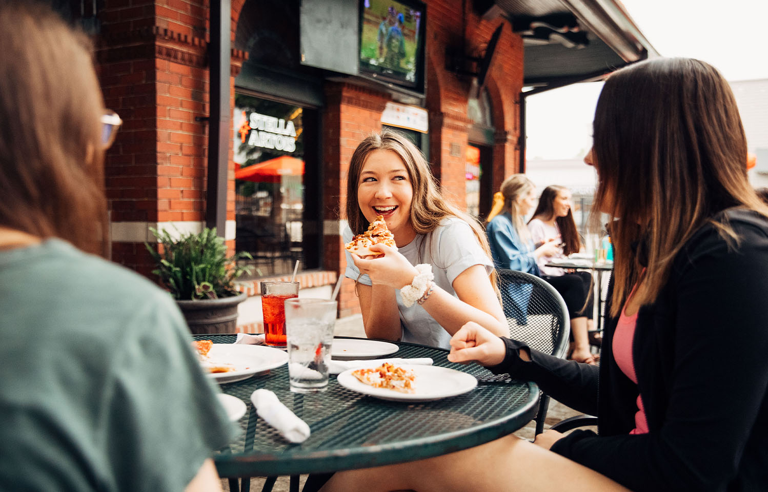 Shiloh Bar & Grill is the perfect spot to enjoy some drinks with friends in Columbia, MO.