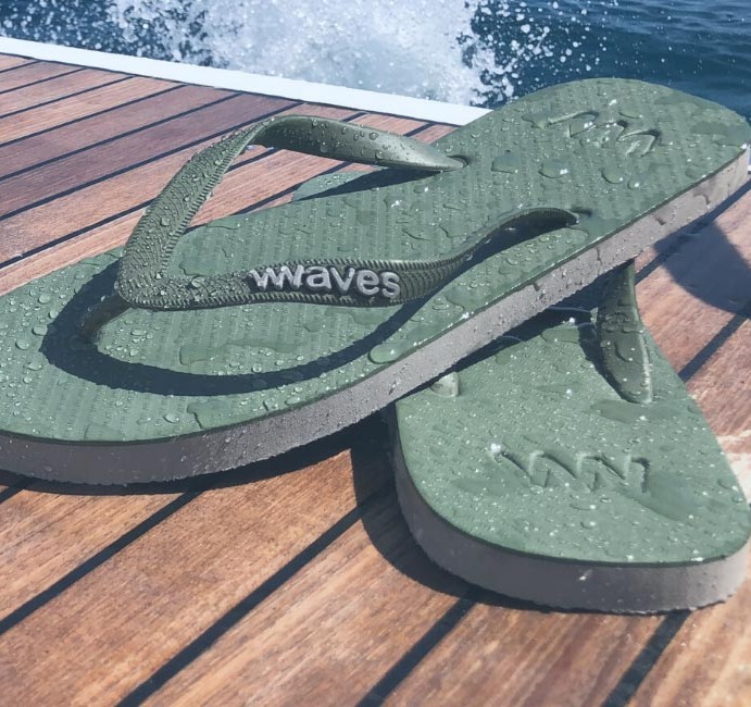 Waves Flip Flops