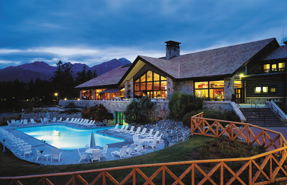 Fairmont-Jasper-Park-Lodge-10.jpg