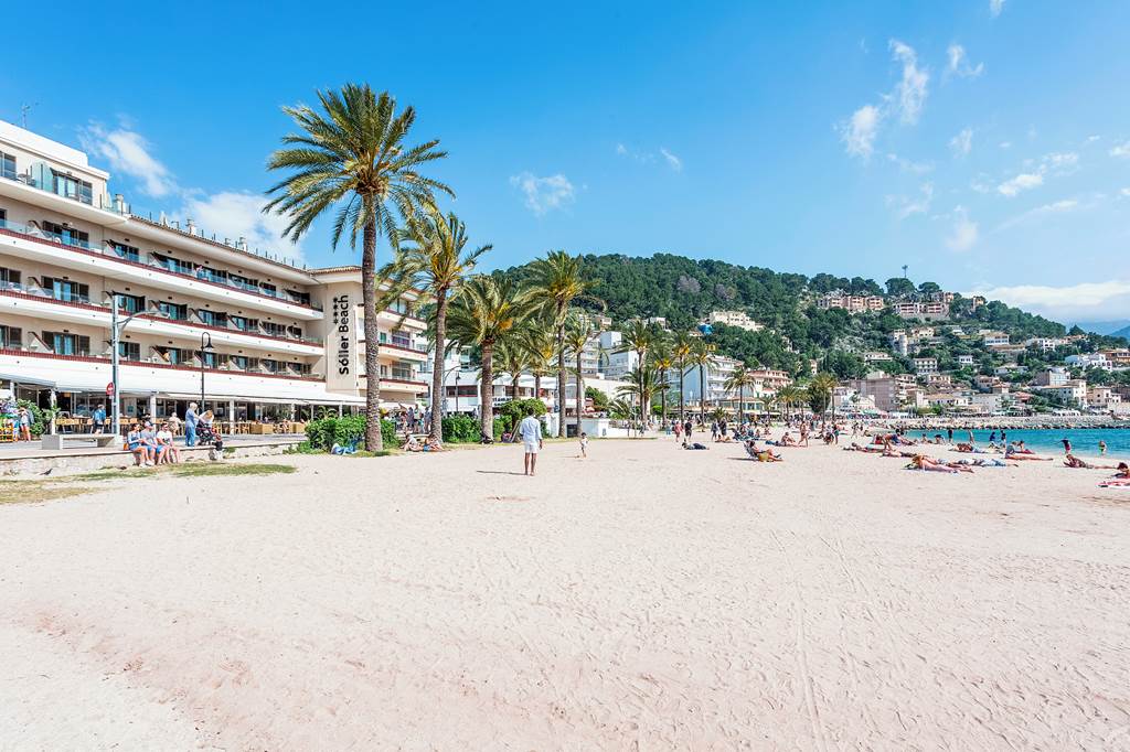 PMI_77817_Fergus_Soller_Beach_0518_21.jpg
