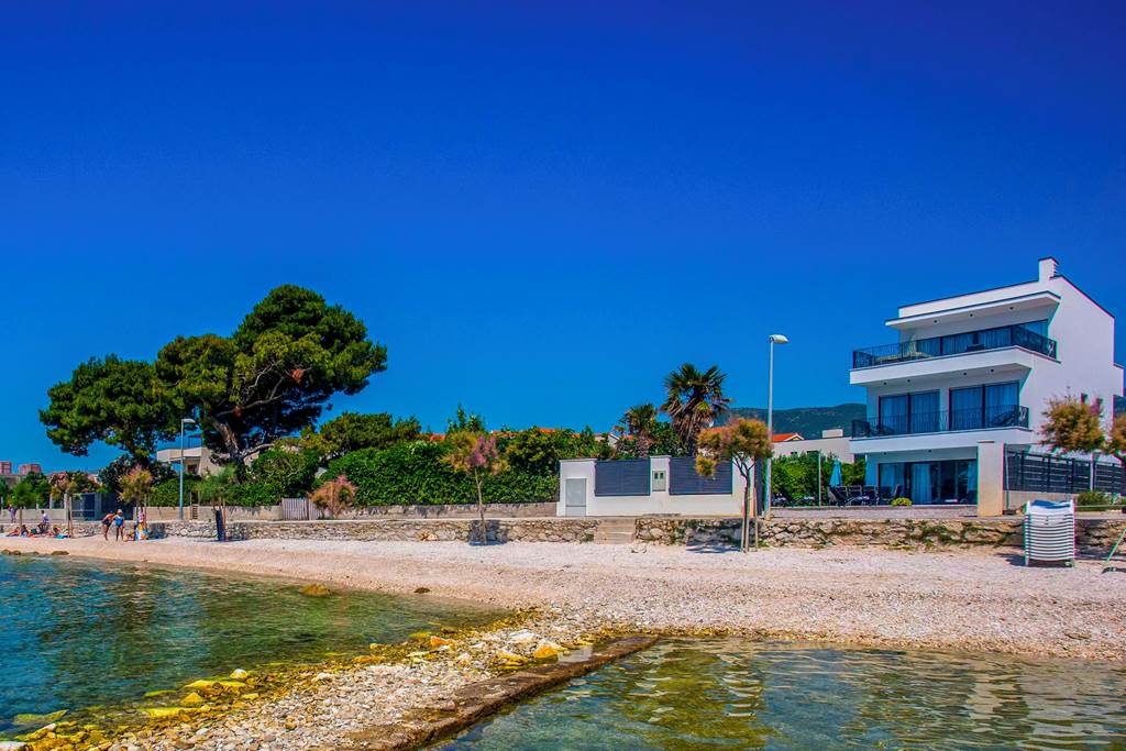 SPU_89129_Villa_Split_Shoreline_0225_06.jpg