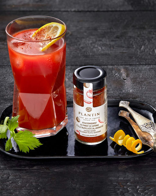 Gaspacho de tomates au piment de Cayenne et touche de truffe