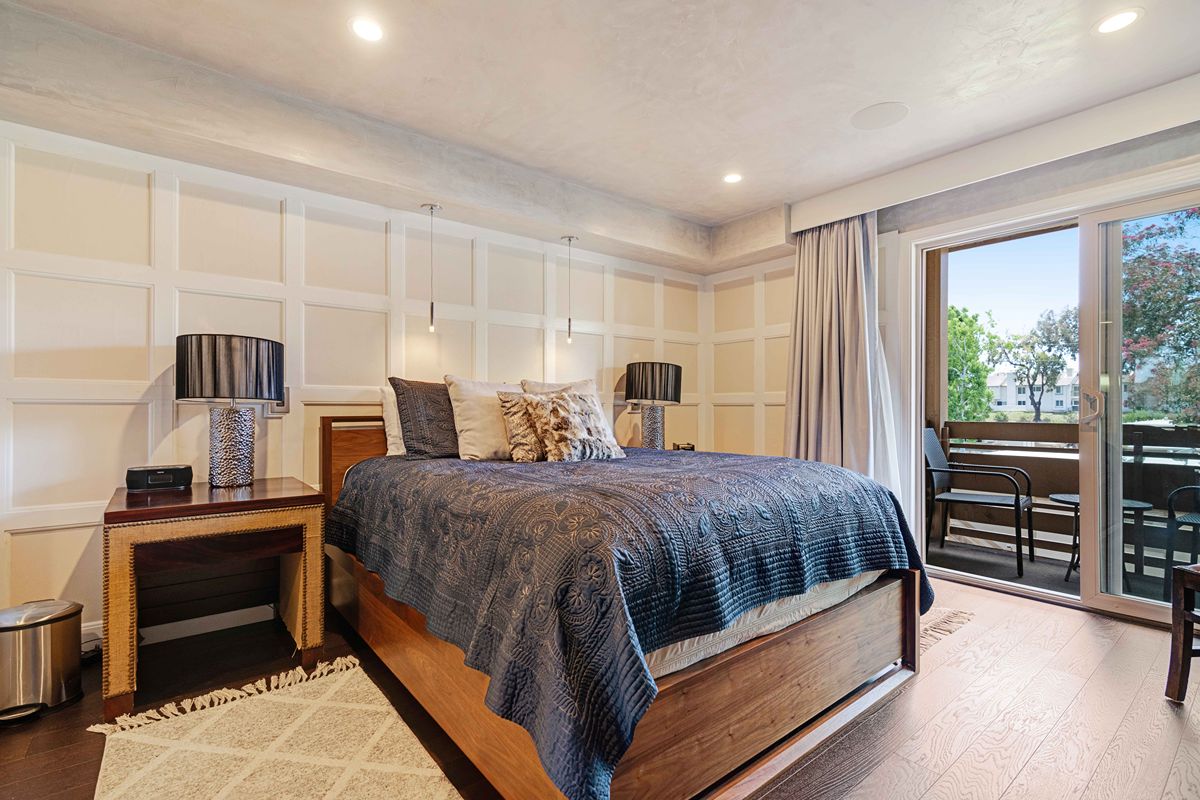 5 Star Hotel Style Luxury Bedroom with Private Balcony