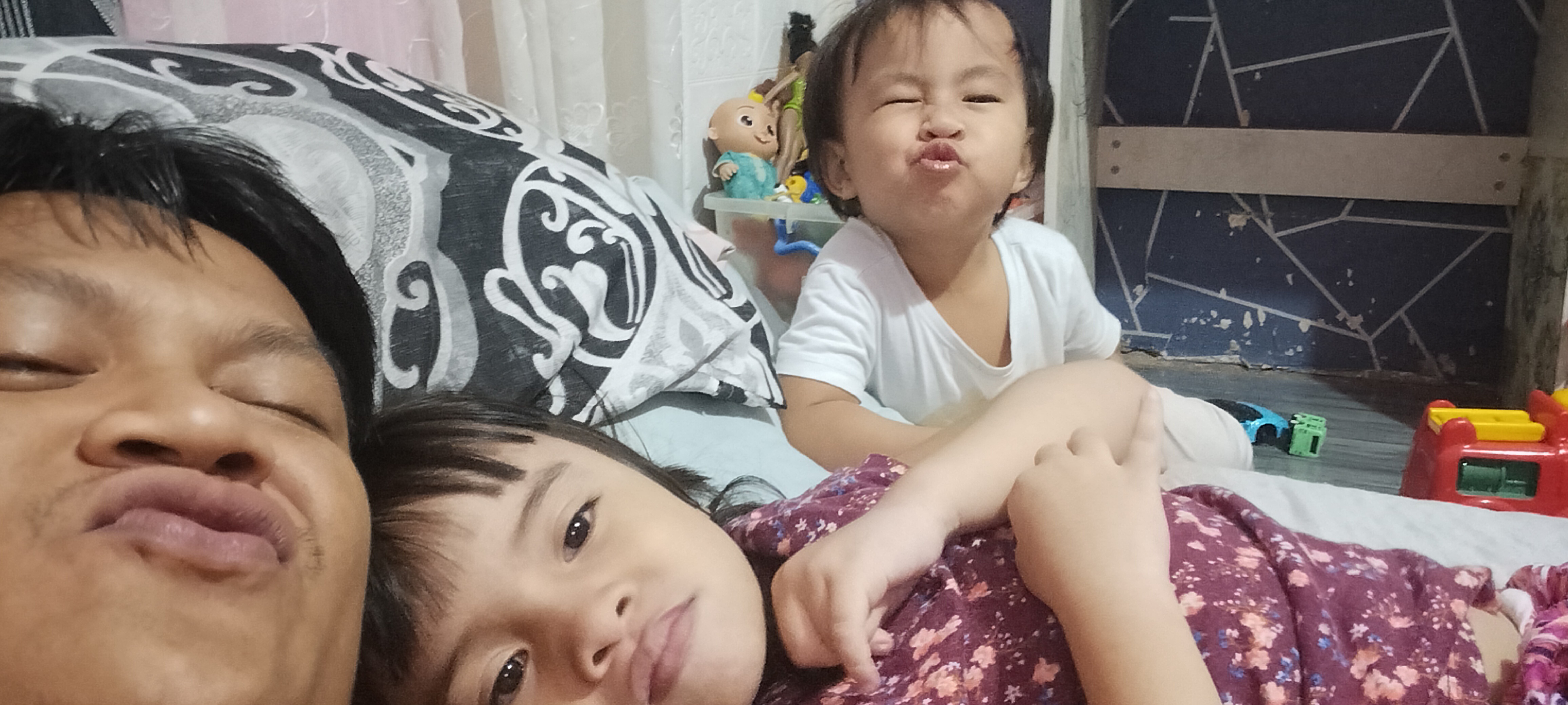 I want my family have a good life please help me 