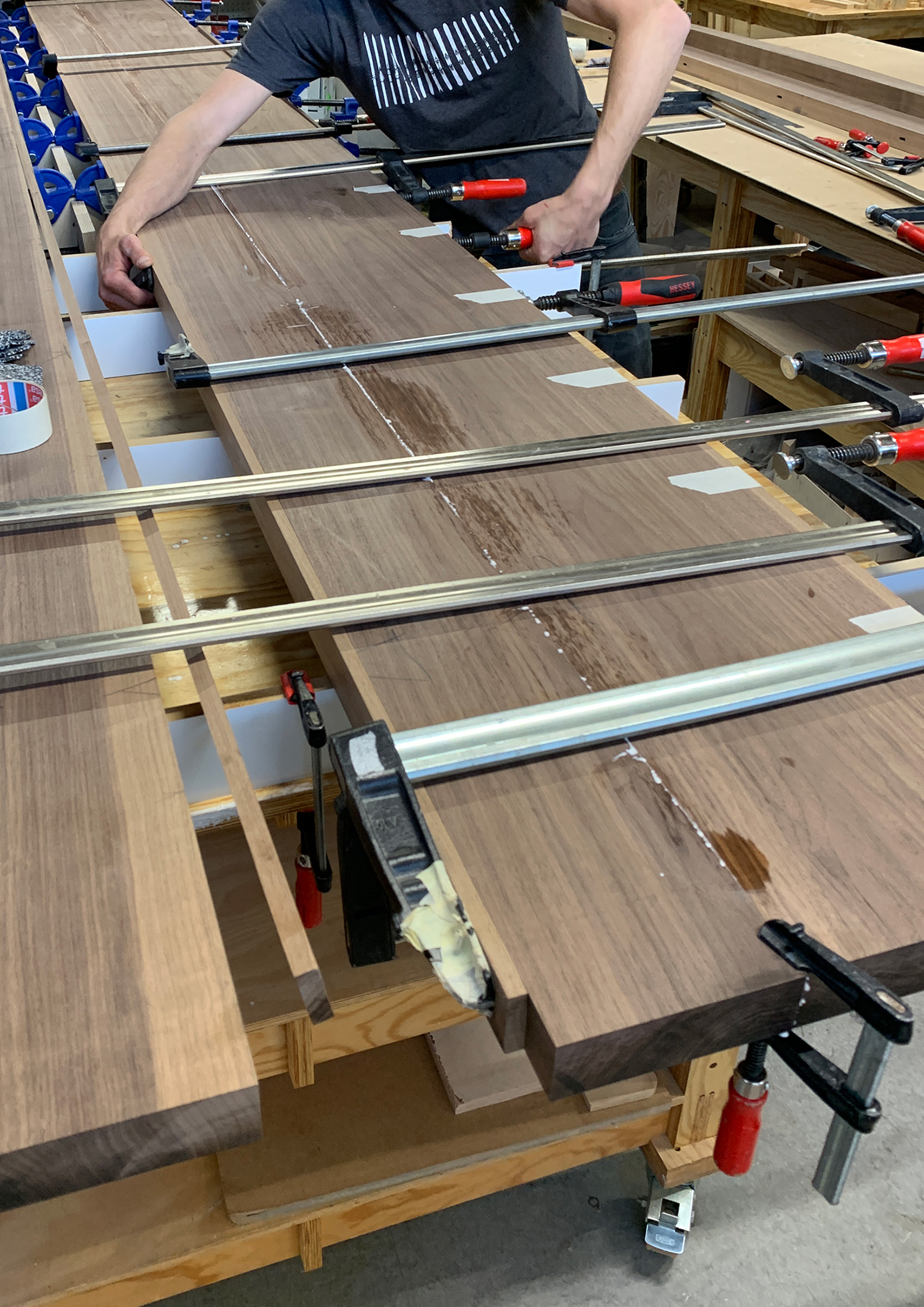 CARRIERS 03 _ WALNUT_03