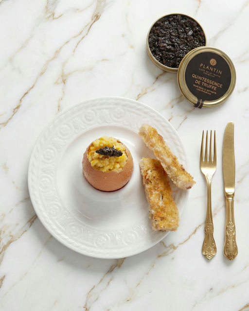Œuf en majesté à la quintessence de truffe