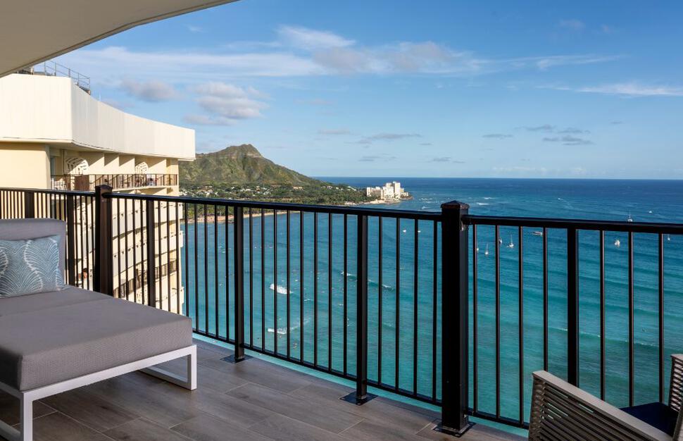 Sheraton-Waikiki-Beach-Resort-3.jpg