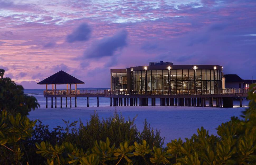 Le-Meridien-Maldives-Resort-Spa-30.jpg