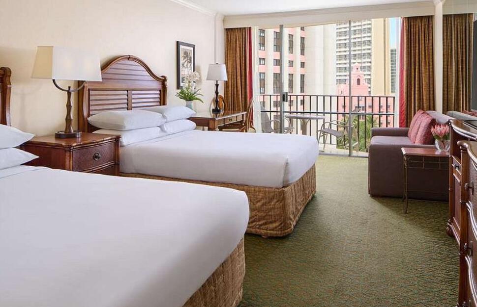 Outrigger-Waikiki-Beach-Resort-9.jpg