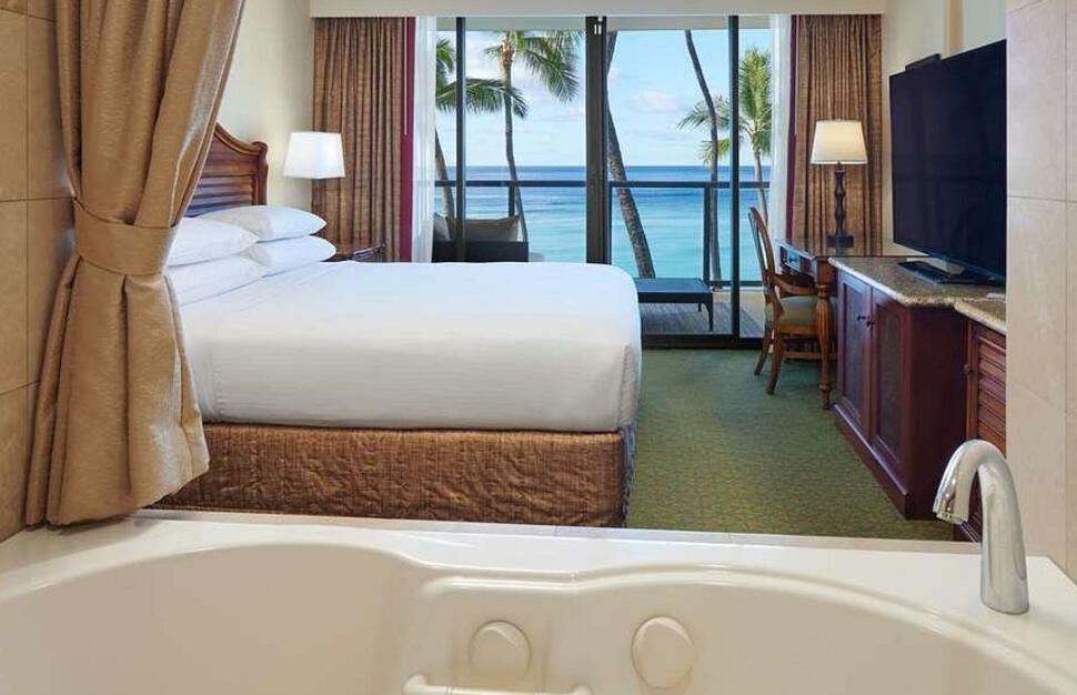 Outrigger-Waikiki-Beach-Resort-1.jpg