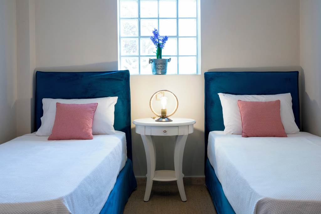 EFL_78586_The_Alley_hotel_1220_01.jpg