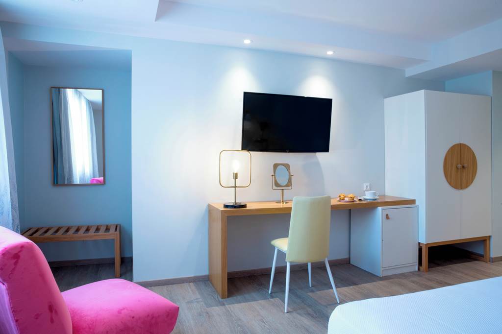 EFL_78586_The_Alley_hotel_1220_14.jpg