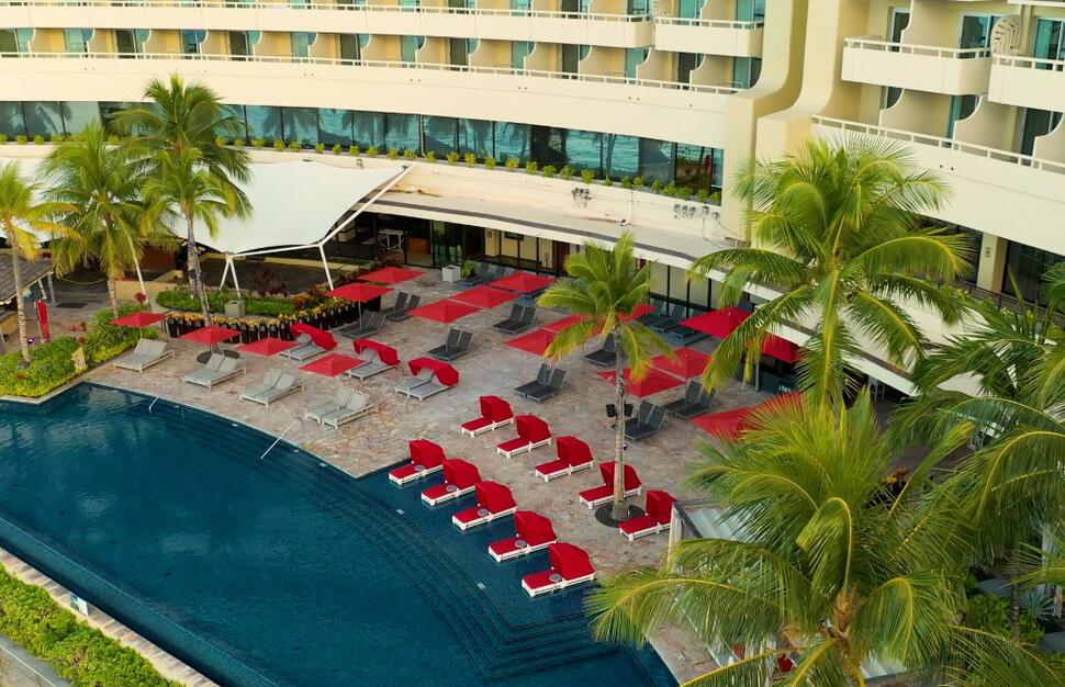 Sheraton-Waikiki-Beach-Resort-11.jpg