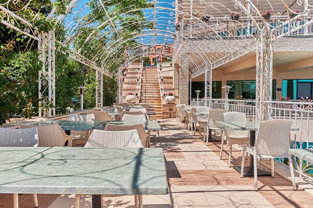 BOJ_84191_Bilyana_Beach_Hotel_0822_24.jpg