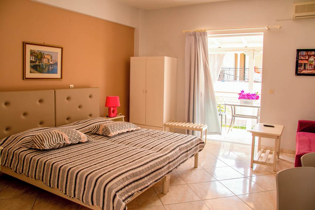 KLX_84319_Panorama_Apartments_Peloponnese_0323_06.jpg