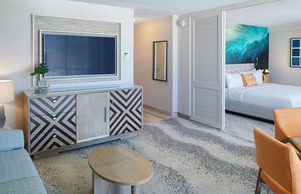 Outrigger-Waikiki-Beachcomber-Hotel-8.jpg