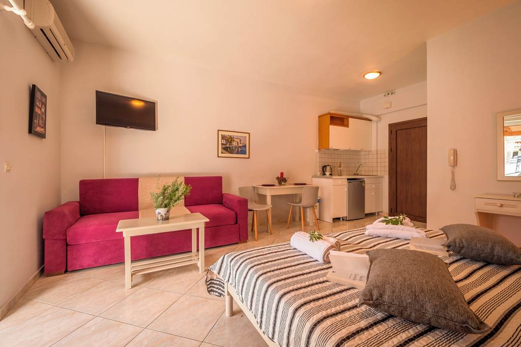 KLX_84319_Panorama_Apartments_Peloponnese_0323_08.jpg