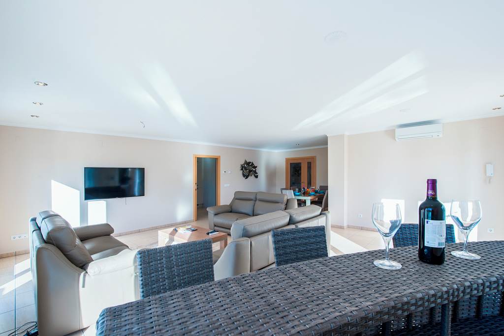 ALC_85319_Villa_Malibu_0323_06.jpg