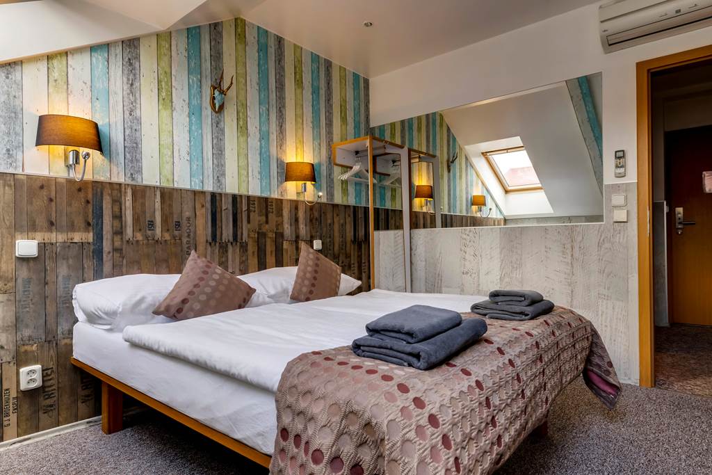 PRG_82745_Royal_Court_Hotel_0722_02.jpg
