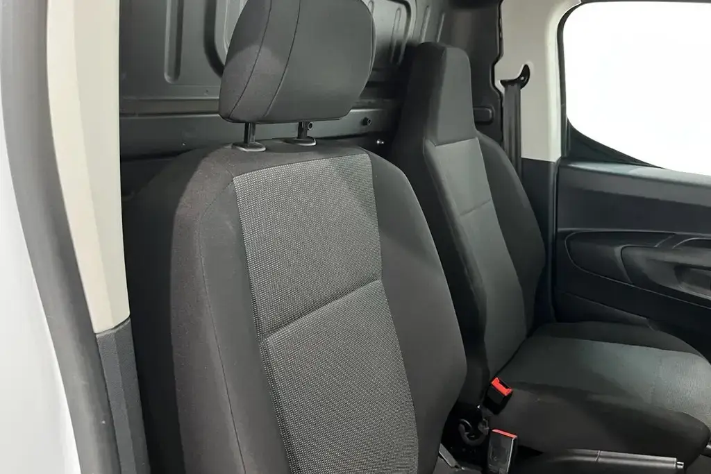 2023 Peugeot Partner
