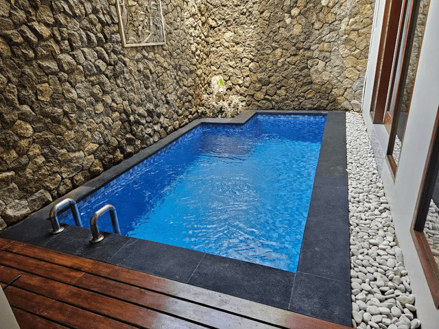 Современная вилла с бассейном и 2 спальнями в Сануре, 150 м², 150 м до пляжа