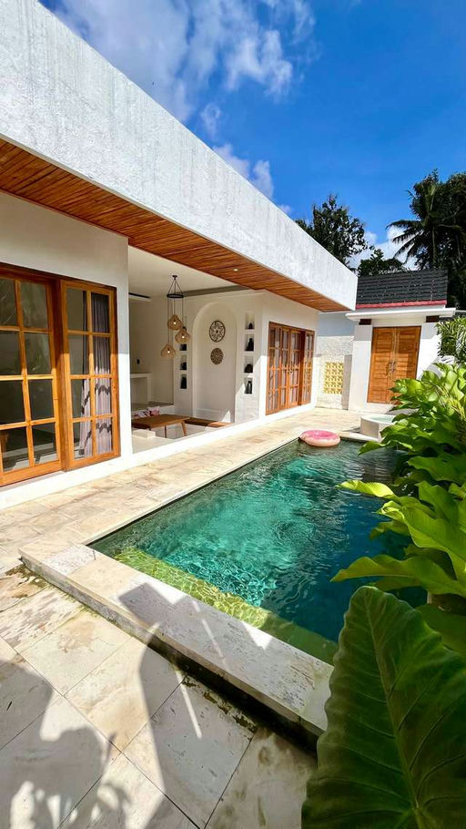 Современная вилла с бассейном и 2 спальнями рядом с Usha Ubud