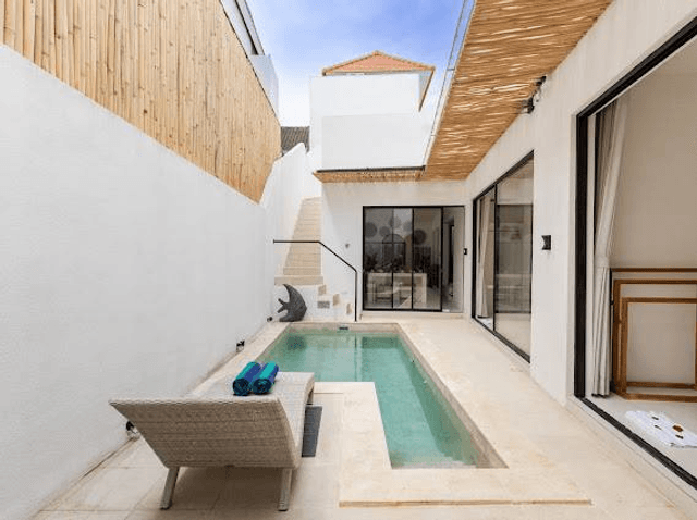 Современная 2BR вилла с бассейном и rooftop в центре Берава, пешком до пляжа