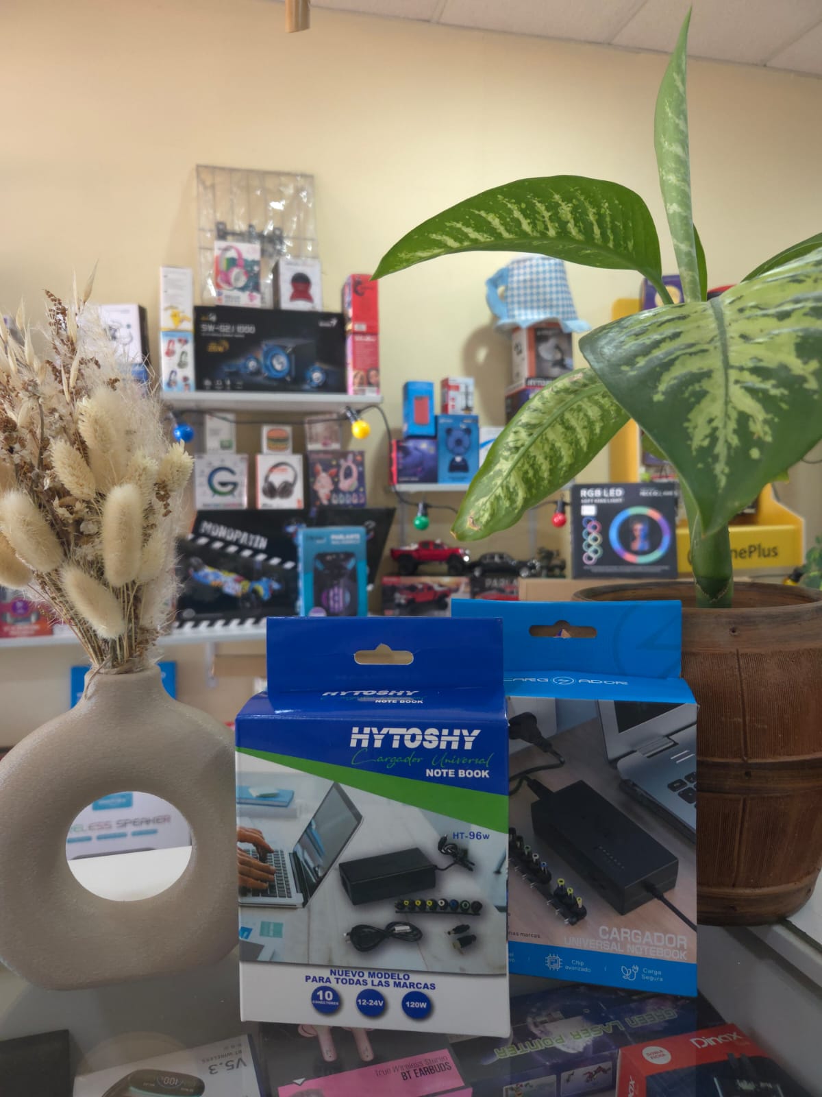 Cargador Universal Hytoshy P/ Notebook 1