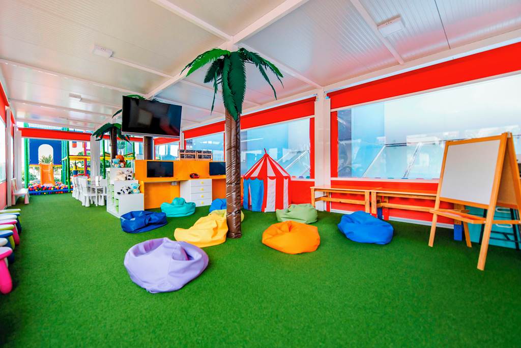 TFS_31_Paradise_Park_Fun_Lifestyle_Hotel_1220_24.jpg