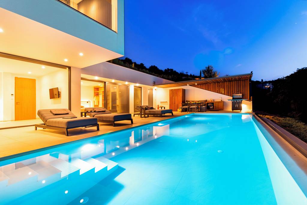 PVK_83903_Villa_Above_the_Blue_0622_03.jpg