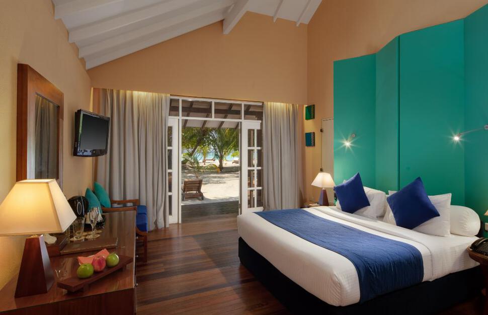 Adaaran-Select-Meedhupparu-Prestige-Water-Villas-Maldives-14.jpg