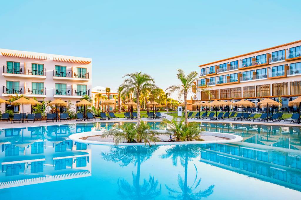 FAO_83059_AP_Cabanas_Beach_&_Nature_0721_22.jpg
