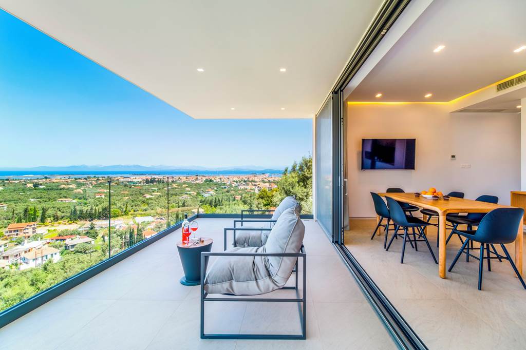PVK_83903_Villa_Above_the_Blue_0622_23.jpg