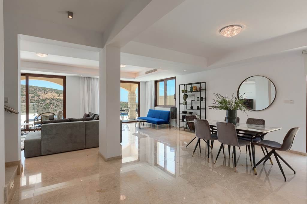 PFO_88820_Elite_Junior_Three_Bedroom_Villa_with_Private_Pool_UJ08_0125_03.jpg