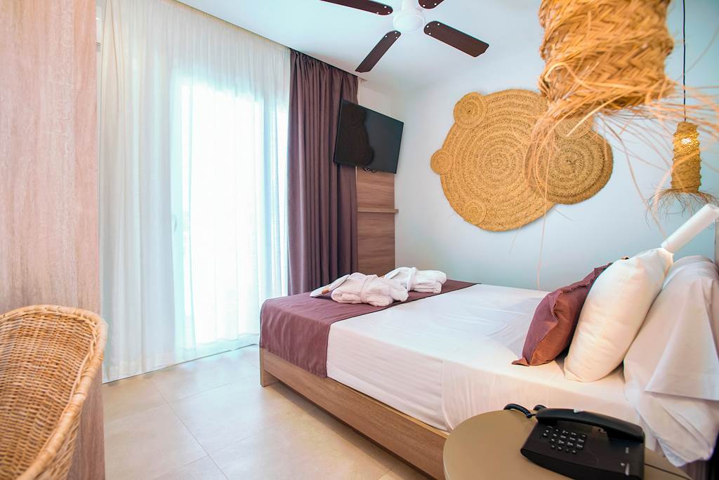 PMI_83357_Eques_Petit_Resort_0822_24.jpg