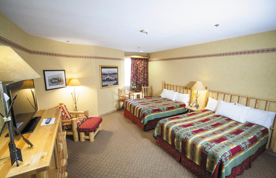 Brewsters-Mountain-Lodge-7.jpg
