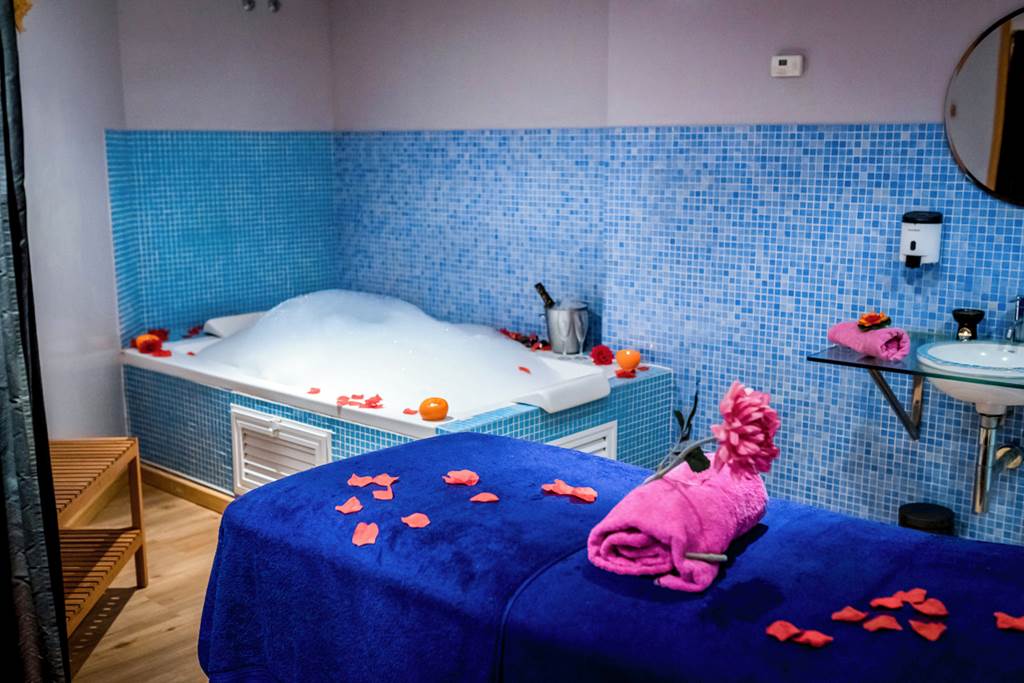 TFS_31_Paradise_Park_Fun_Lifestyle_Hotel_1220_29.jpg