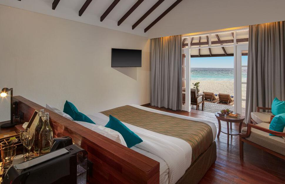 Adaaran-Select-Meedhupparu-Prestige-Water-Villas-Maldives-7.jpg