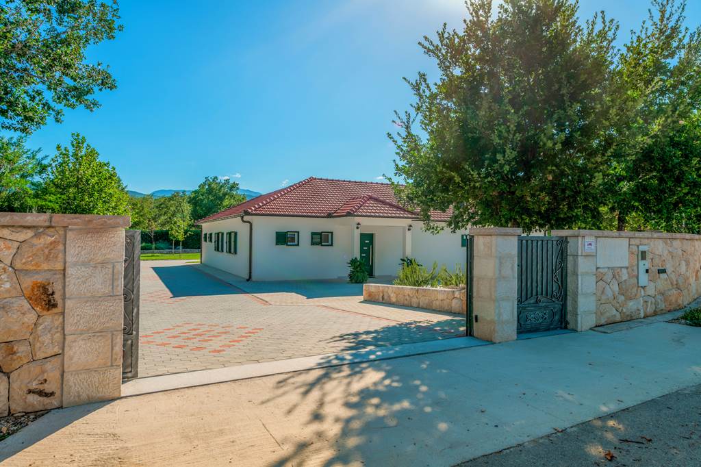SPU_87842_Villa_Great_Escape_0924_03.jpg